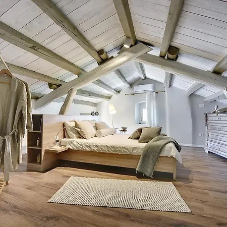 Holiday home Re *